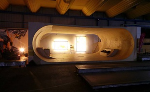 Conçue par Gil Le Bon Delapointe, la skatehouse ressemble à l'appartement dont rêvent les skateurs.